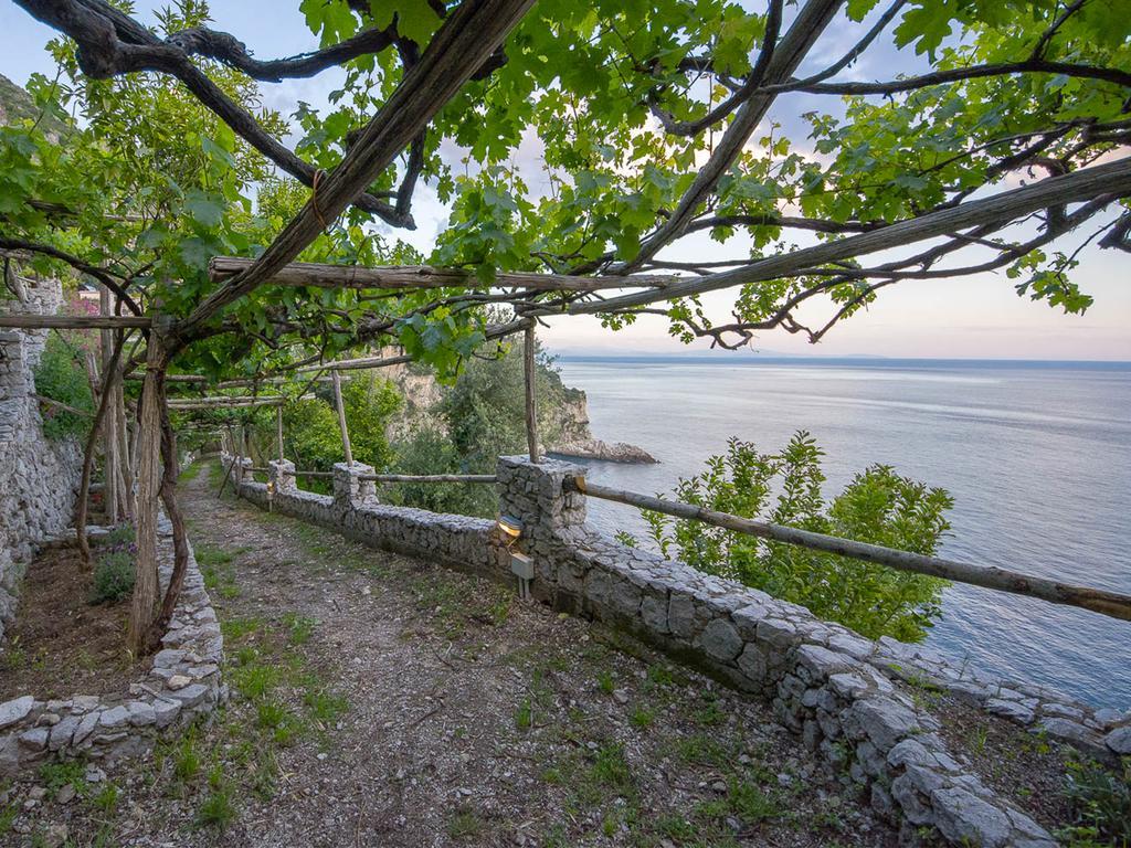 Вилла Cannaverde - Amalfi Coast Camp Майори Экстерьер фото